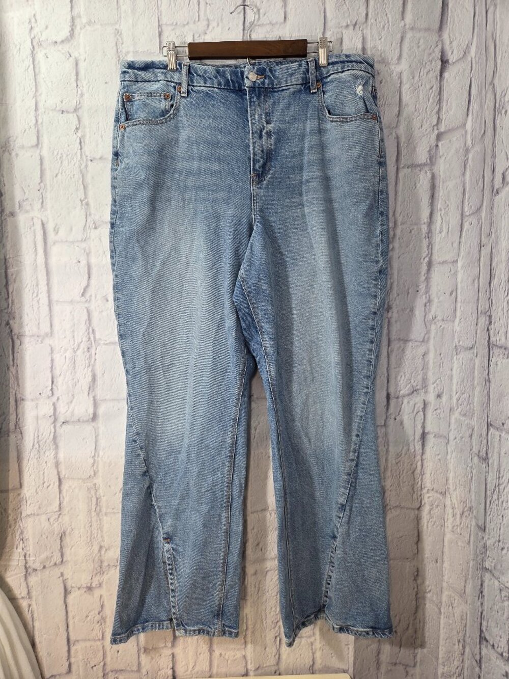 American Eagle Outfitters 20 Long Light Wash Denim Blue Wide Split Leg Mom Jeans
